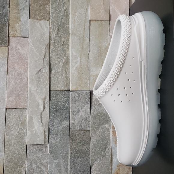 UGG Men's Tasman Sport Shoes - Picture 6 of 7